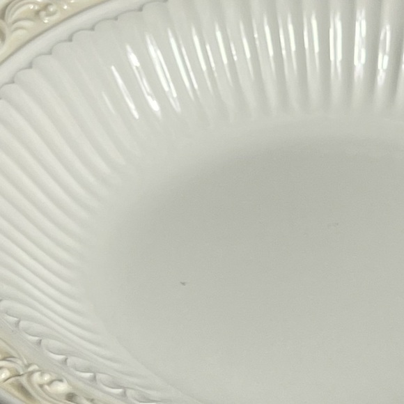 Butler's Corner By Lenox 9 3/8 Ind. Pasta Cream/White Embossed Ceramic Bowl - Picture 8 of 8